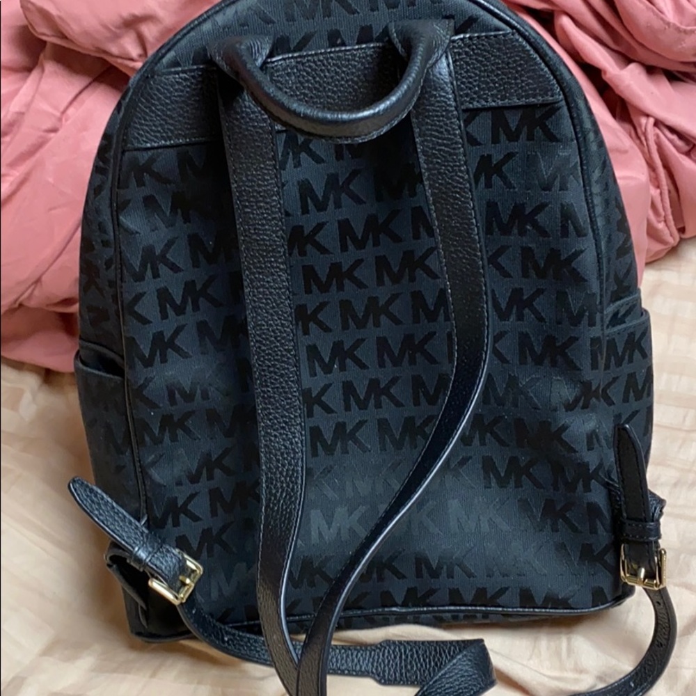 MK - Picture 3 of 5